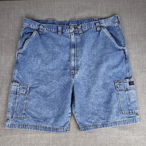Wrangler Denim Cargo Shorts. 100%Cotton Size 46 - Picture 1 of 4